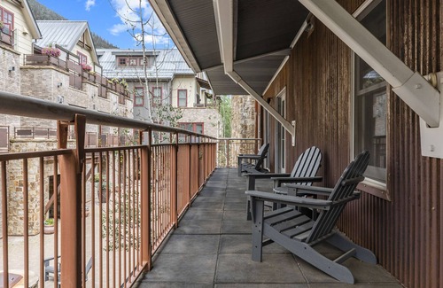 Telluride Condo | Relaxed Luxury Mountain Living w/Private Outdoor Decks @ Auberge Element 52