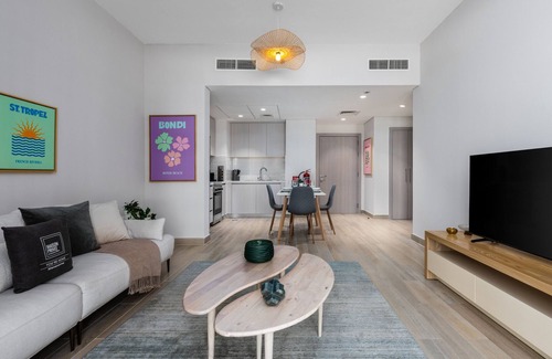 Abu Dhabi Apartment | Relaxed Yas Island Living Near ALL Attractions
