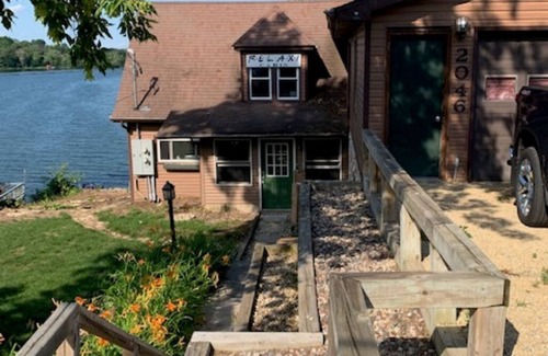 Stoughton House | Relaxi-Cabin. On the water!nBeautiful sunrises and fun place to relax!