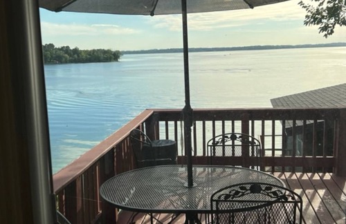 Stoughton House | Relaxi-Cabin. On the water!nBeautiful sunrises and fun place to relax!