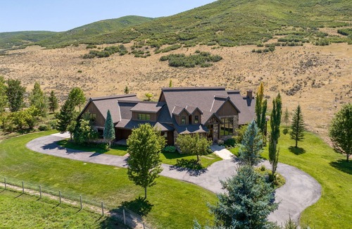 Daniel House | Relaxing 9,900 sqft 8B Rustic Estate on 40 acre Private Ranch with 2 Hot Tubs