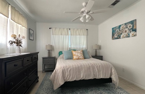 College Station Other | Relaxing Aggieland Acres - Farmhouse close to West Campus/Rellis