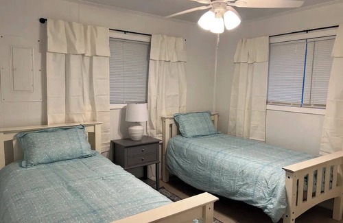 College Station Other | Relaxing Aggieland Acres - Farmhouse close to West Campus/Rellis