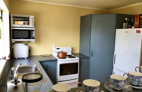 Cooks Beach House | Relaxing beach vacation - beautiful, quiet and clean