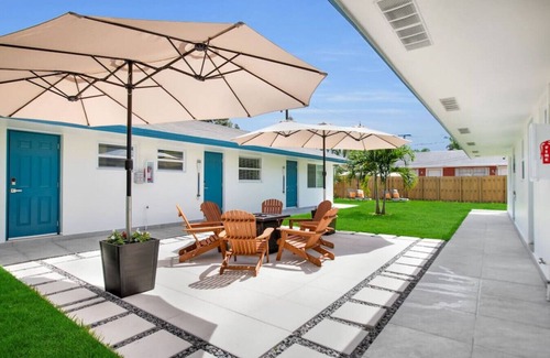 River Oaks Villa | Relaxing bedroom vacation near city/beach/airport