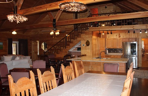 Pryor Cabin | Relaxing Country Cabin. Near Lake Hudson.