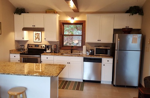Mill Ridge Cabin | Relaxing Cozy Cabin in the Heart of the Blue Ridge Mountains. Pet friendly