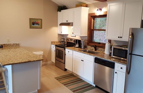 Mill Ridge Cabin | Relaxing Cozy Cabin in the Heart of the Blue Ridge Mountains. Pet friendly