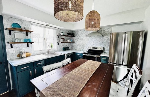 Huron Apartment | Relaxing Cozy Getaway! Only 300 Feet To The Beach!