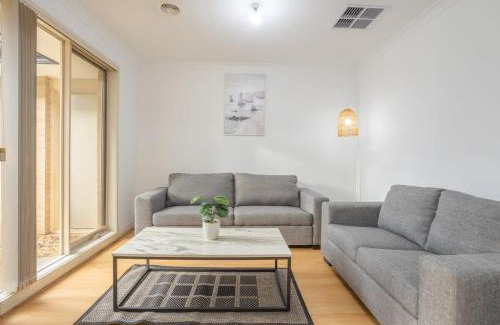 Tarneit House | Relaxing Family Home in the heart of Tarneit