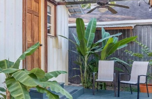 Broadmoor Cottage | Relaxing garden cottage with saunan