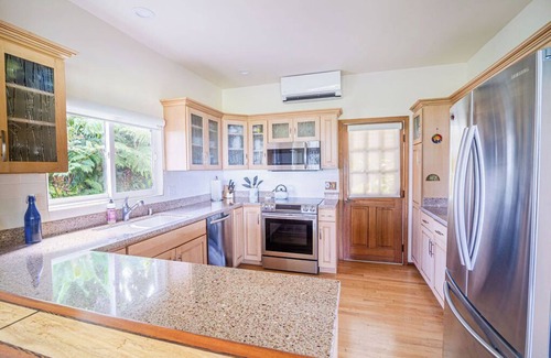Laupahoehoe House | Relaxing Gardens - Peaceful Retreat w/Panoramic Ocean Views