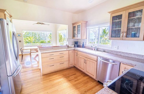Laupahoehoe House | Relaxing Gardens - Peaceful Retreat w/Panoramic Ocean Views