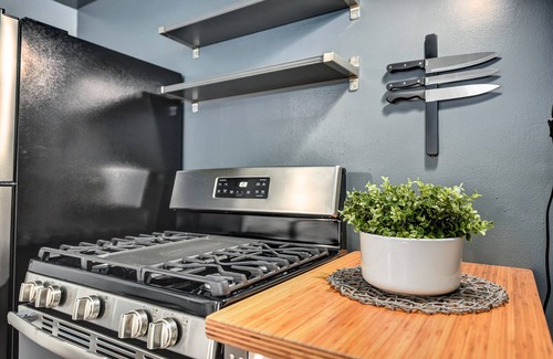 Shaker Heights Apartment | Relaxing Gem near Cleveland Clinic & Van Aiken District ~ Safe Neighborhood