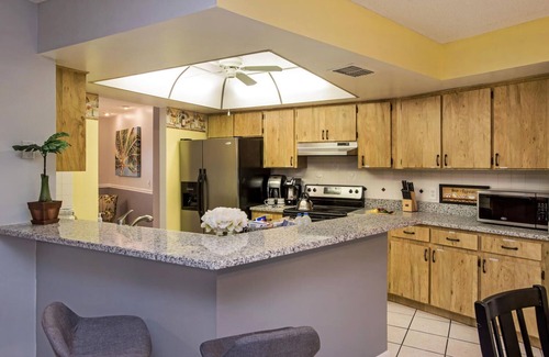 Citrus Park House | Relaxing Getaway: King Bed, Hot Tub, Pool Table, Ping Pong & Peaceful Yard!