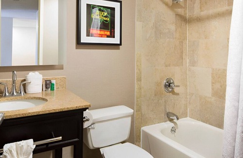 Pinch District House | Relaxing Getaway near Fun & Exciting Attractions