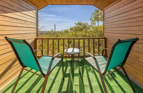 Fredericksburg Apartment | Relaxing Getaway at The Tree House Cabin, Pet Friendly