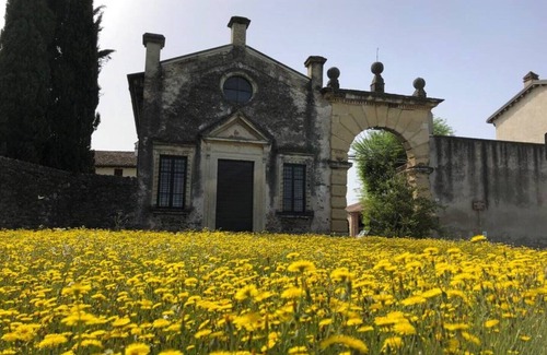 Ovest Apartment | Relaxing historic villa, cycle path to the city center, lake, Valpolicella