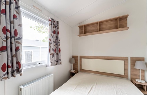 Grou House | Relaxing holiday chalet by the water in Grou