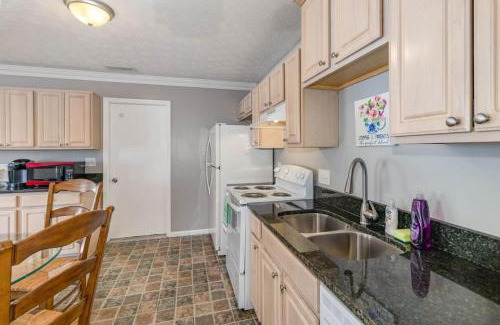 Monroe House | Relaxing home near Interstate