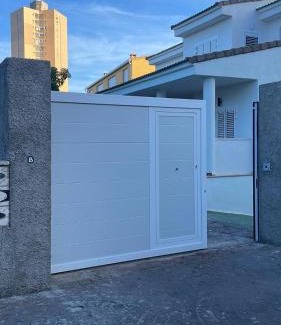 Pobles del Sud Ski Chalet | Relaxing house at the beach