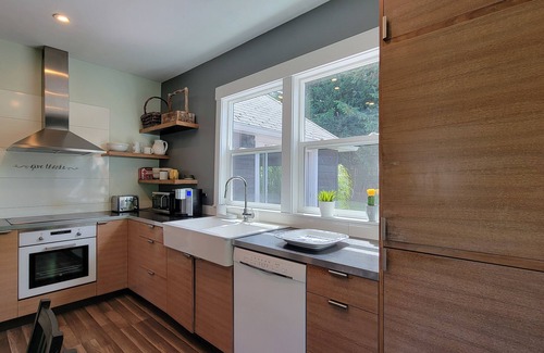 Kennydale House | Relaxing in Renton | Charming home, effortless indoor/outdoor flow, EV charger