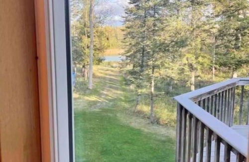 Shevlin House | Relaxing Lake House Retreatn