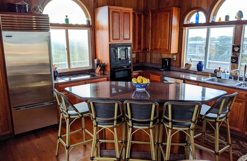 Davis Park House | Relaxing Oceanfront Retreat W/Jacuzzi And Private Steps To Beach