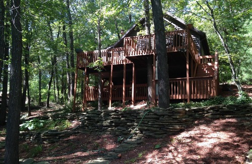 Kimberling City Cabin | Relaxing Outdoor And Cozy Living Near The Lake.