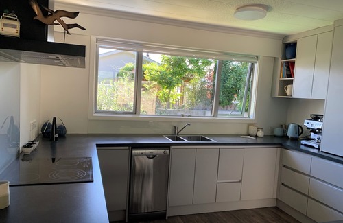 Alexandra House | Relaxing private semi-rural holiday home