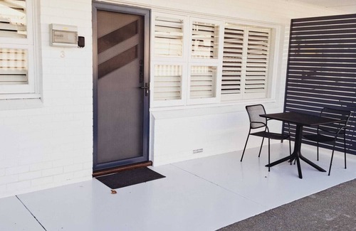 Rockingham Apartment | Relaxing Retreat Near Penguin Island
