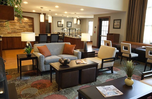 Rossford Condo | Relaxing Retreat Near Downtown Toledo | Fitness Center + Free Breakfast!