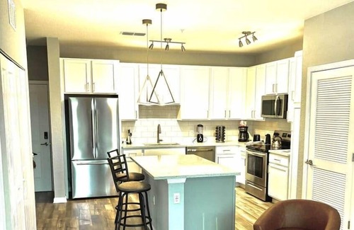 Highlands Apartment | Relaxing River front Luxe Retreat