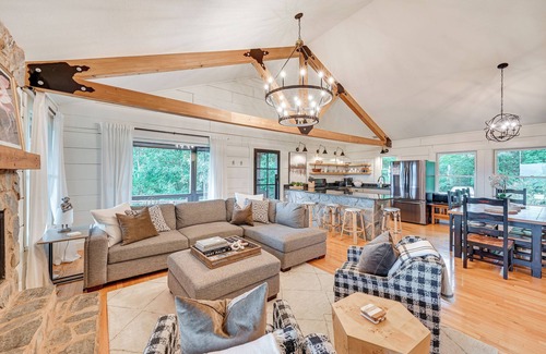 Salem House | Relaxing Salem House with Boat Slip & Mtn Views!