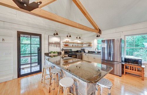 Salem House | Relaxing Salem House with Boat Slip & Mtn Views!