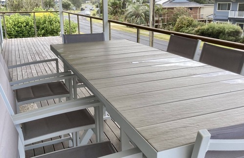 Copacabana House | Relaxing & spacious holiday home, 2 minute walk to beach