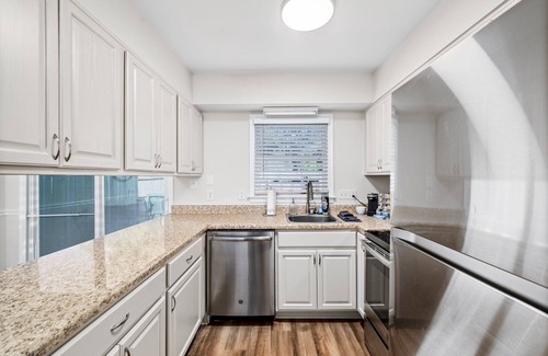 Southwest Raleigh House | Relaxing Stay in the Heart of Cary
