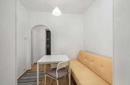 Sector 3 Apartment | Relaxing Studio - ParkLake Mall & Metro Access