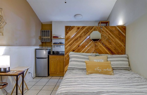 Ukiah Apartment | Relaxing Ukiah Retreat - Steps From Downtown!