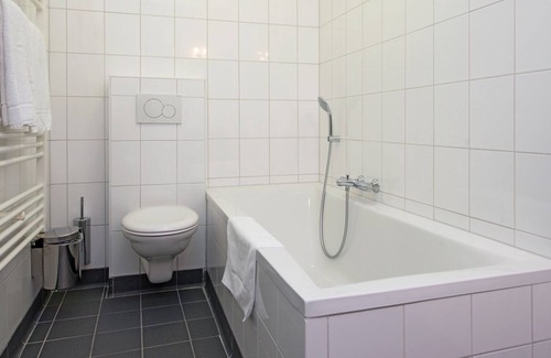 Vlijmen Hotel | Relaxing Unit Near Hiking and Cycling Routes in Brabant, Free Parking Available