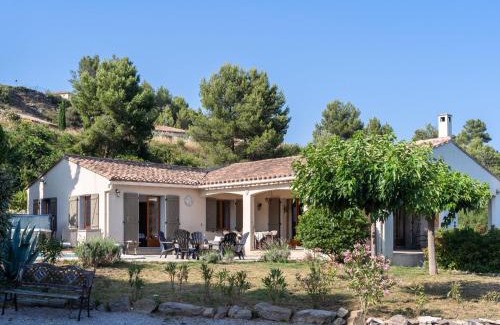 Beaufort Villa | Relaxing Villa Near Lake & Beaches