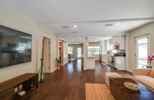 Sun Bay South House | Relaxing Villa with pool!