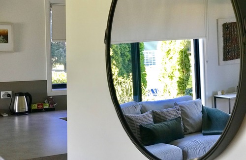Relbia Cottage | Relbia Retreat Cottage - Private beautiful rural and garden views