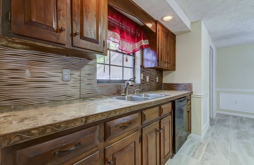 Carrollwood House | Relocation Airbnb (5/3) w/pool