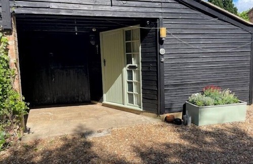 Stow Bardolph House | Remarkable 2-Bed Barn in Downham Market