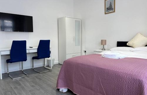 Clayhall Apartment | Remarkable 2-Bed Apartment in Ilford London