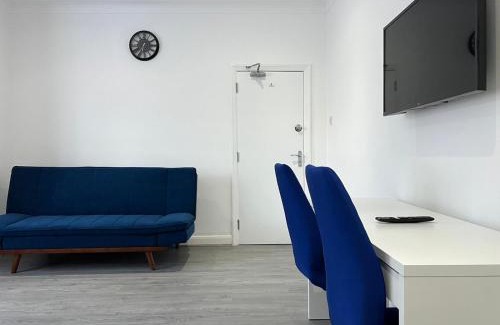 Clayhall Apartment | Remarkable 2-Bed Apartment in Ilford London