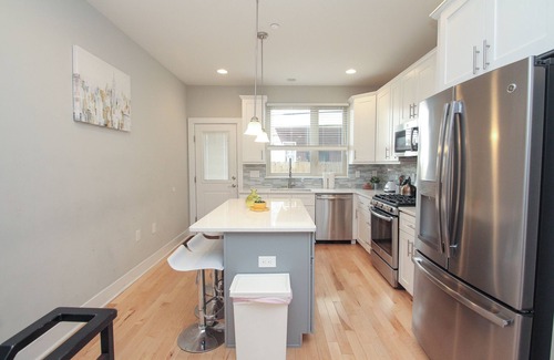 Newbold House | Remarkable Downtown Home! Roof Deck! Sleeps 2-16+! Free St. Parking!