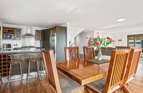 Red Beach House | Remarkable Red Beach - Red Beach Holiday Home