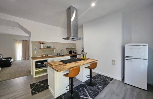 Wheeling House | Remodeled 1890 original 2 bed in Wheeling w partial views of the Ohio River.
